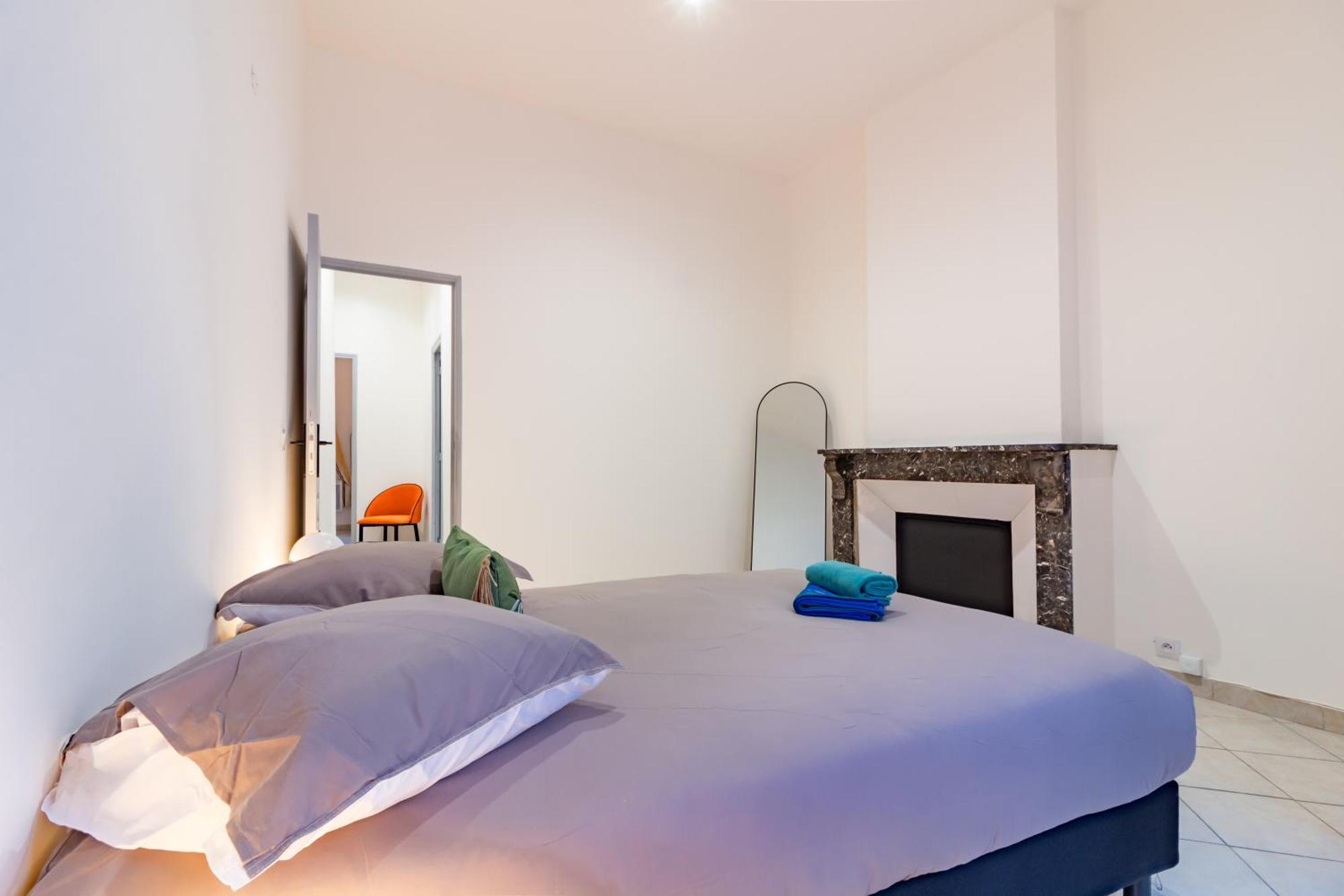 Spacieux Appartement En Plein Coeur De Béziers Exterior foto