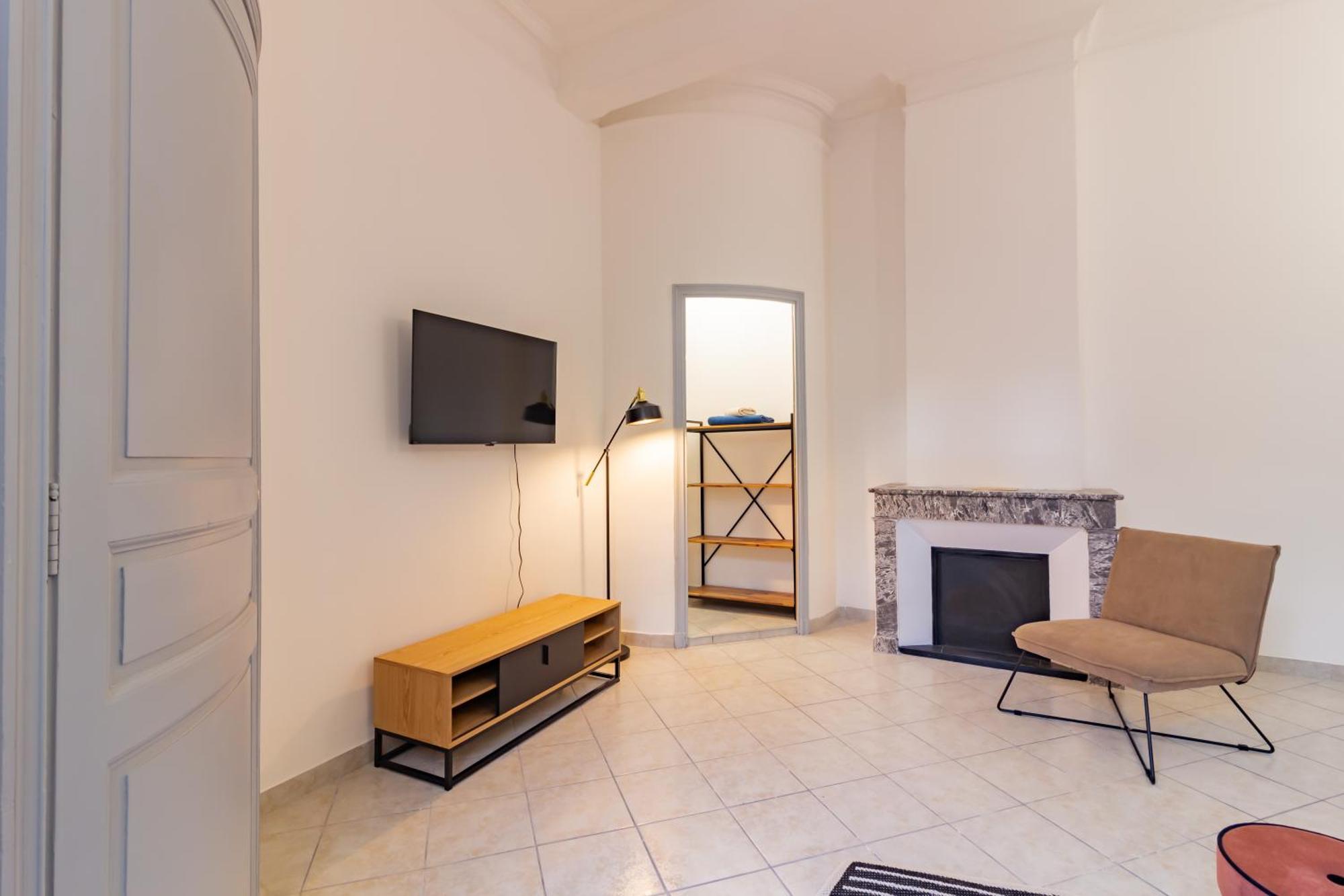 Spacieux Appartement En Plein Coeur De Béziers Exterior foto