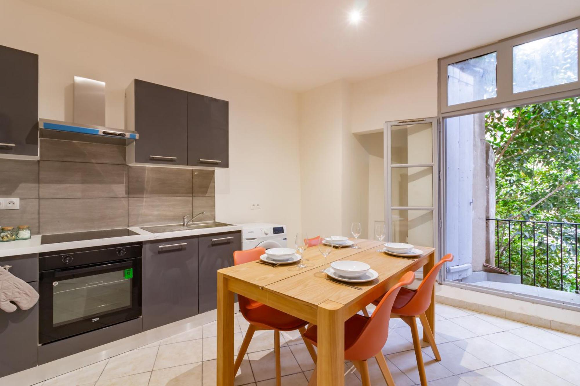 Spacieux Appartement En Plein Coeur De Béziers Exterior foto